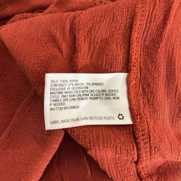 Plus size Rayon top with cute keyhole back - Picture 8 of 8